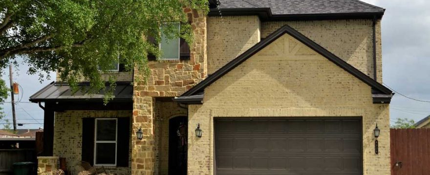 Try These Ideas to Increase Curb Appeal With New Garage Doors